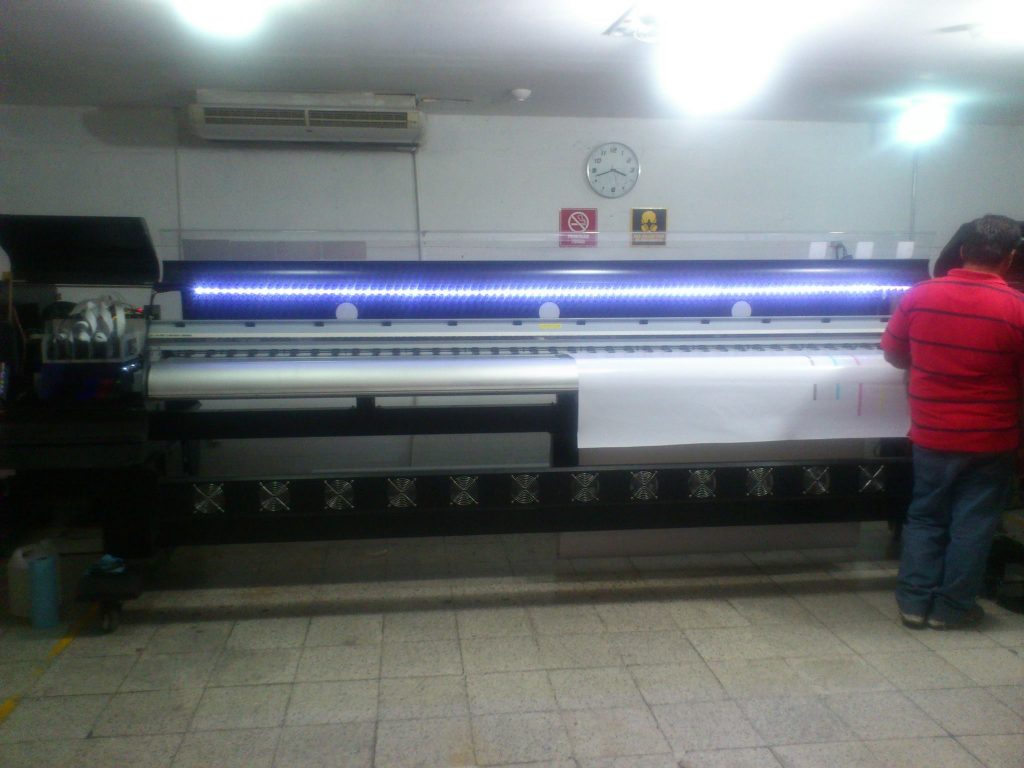 1096951_596717350383823_405914810_o