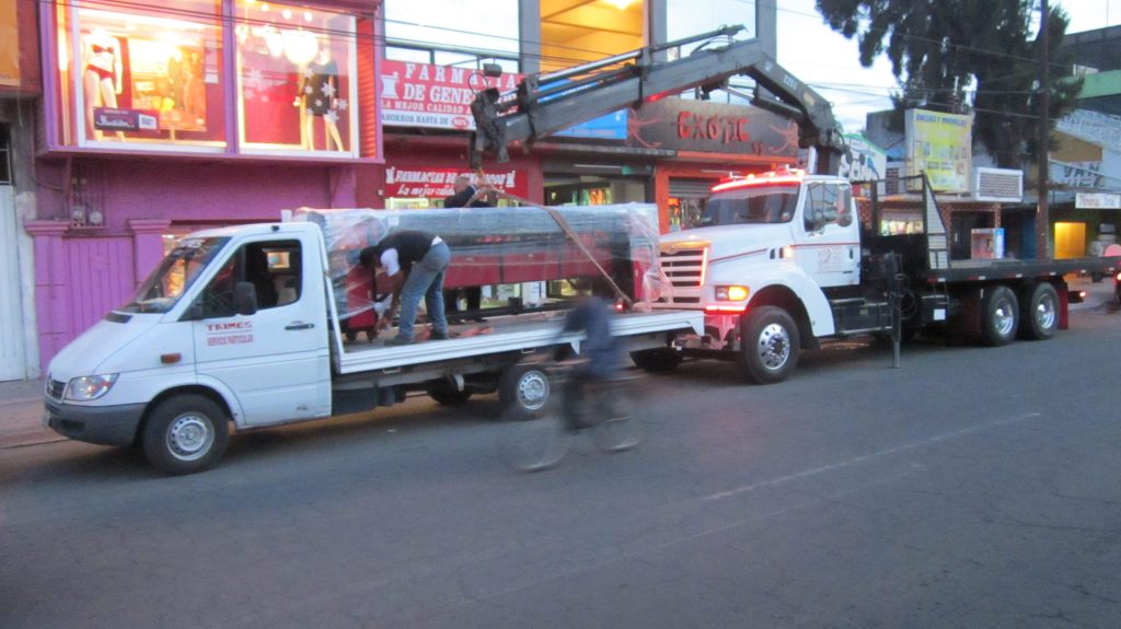 893917_573514566037435_167543251_o